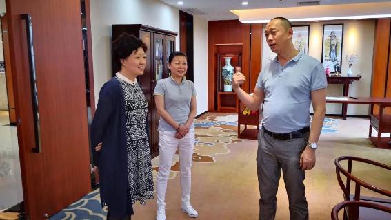 赣江南昌经开区领导受邀访问问鼎娱乐加速器，为优质项目落地南昌创造新机遇